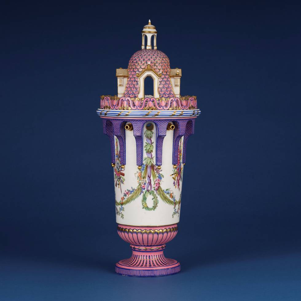 Tower vase with cover, Sevres Manufactory, c. 1762 © Courtesy of the Huntington Art Museum, San Marino, California
