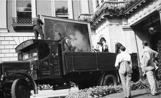 Image of the evacuation of Boucher's Rising of the Sun, 29 August 1939