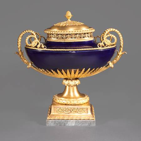 An image of a porcelain vase mounted in gilt bronze