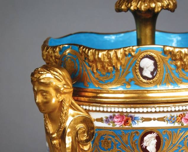 Collection in Focus Tour: Ceramics
