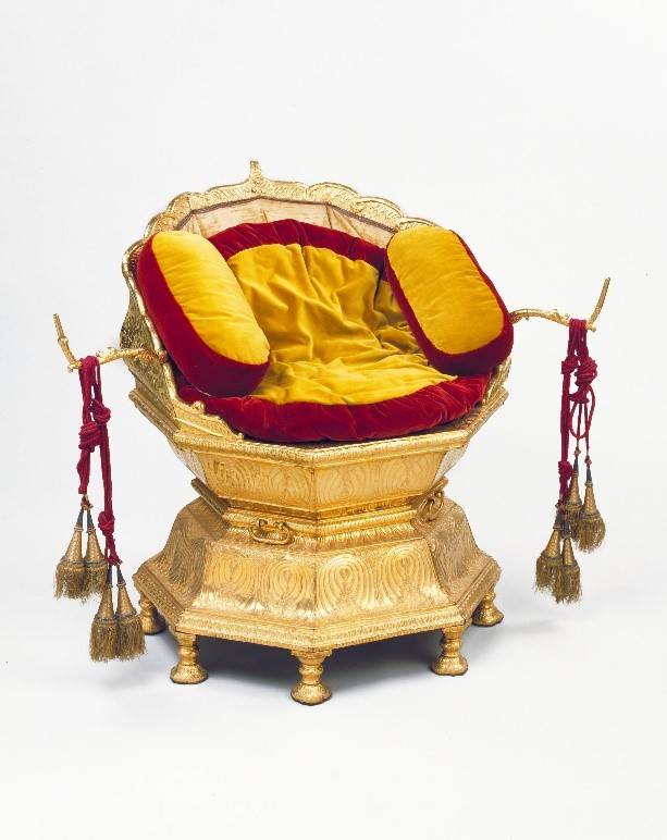 golden throne