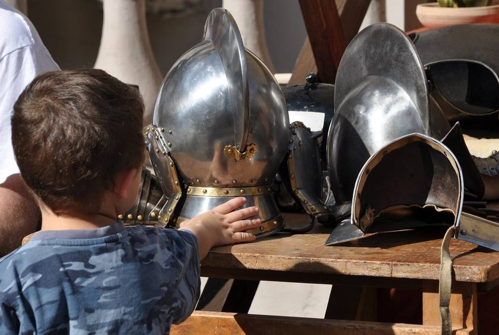 Hands on Armour: Heads Up!