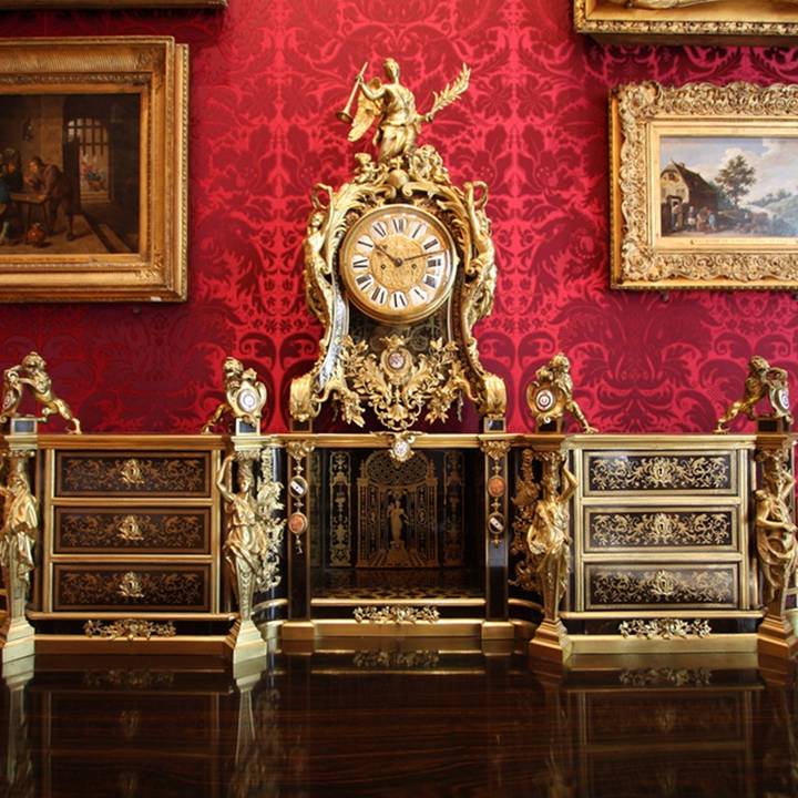 Displays of Power: Colonial Legacies and their Manifestations