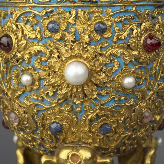 Meet the Expert: The Gold Cups of Eternal Stability and the Celebration of the Chinese New Year