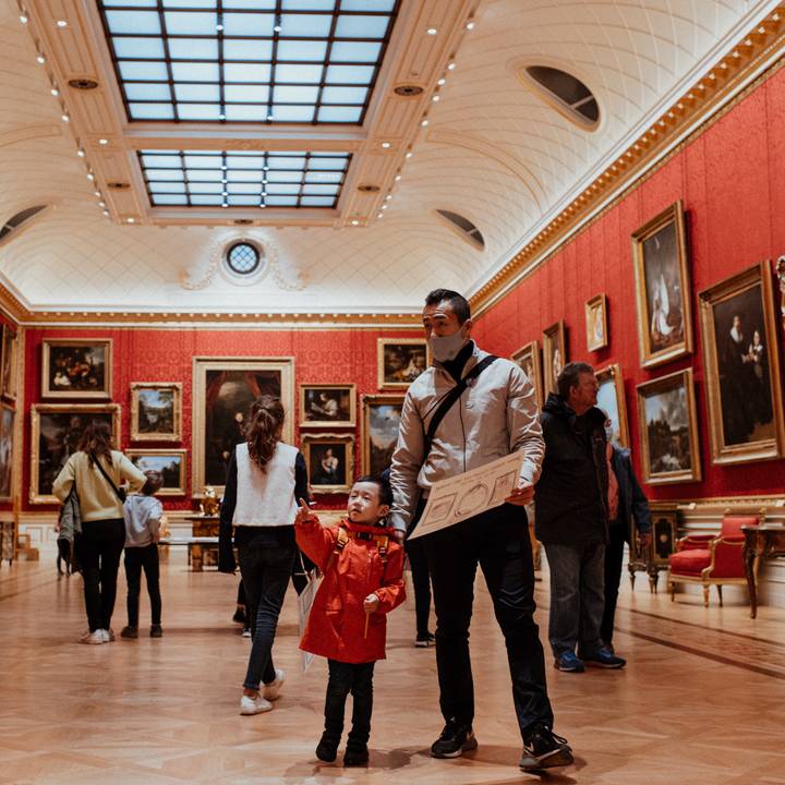 Group of families in the Great Gallery